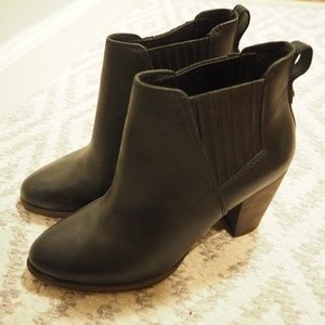 Uggs Women Poppy in black